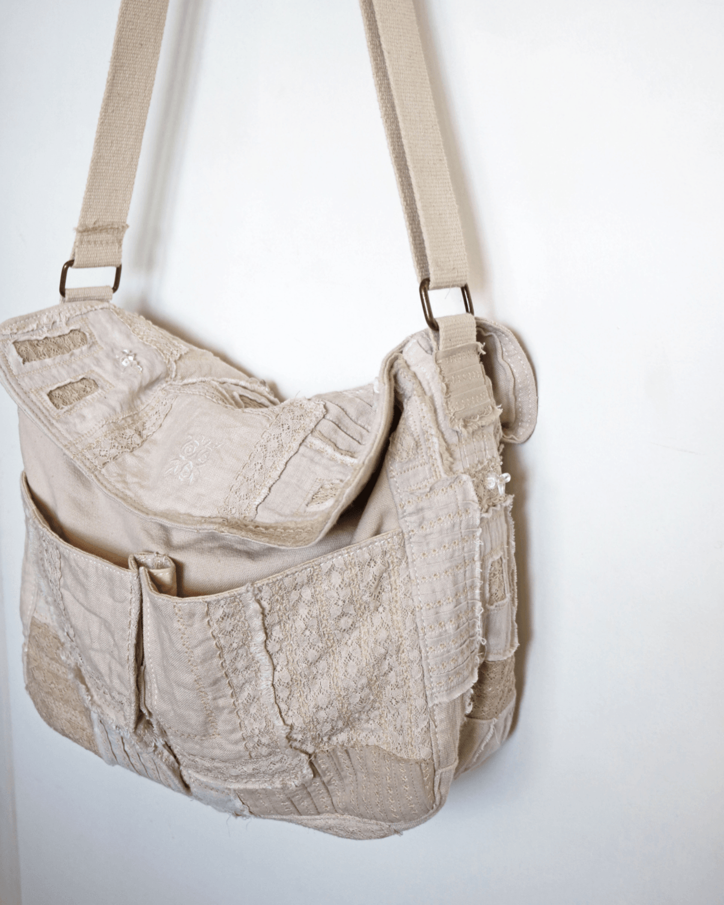 Vintage Inspired Messenger Bag - ORIEN VIN TIQUE